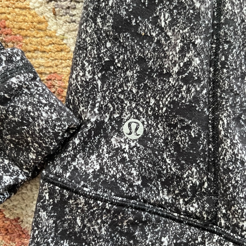 Fitted Lululemon Half-Zip Pullover - image 5